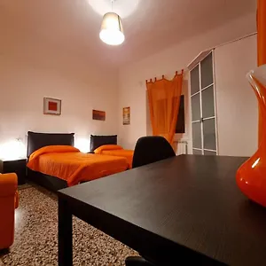 Appartement Wow 2 - 175 Mq - Posteggio Privato - Davanti Porto Traghetti - Fino A 10 Posti Letto - Balcone, Gênes